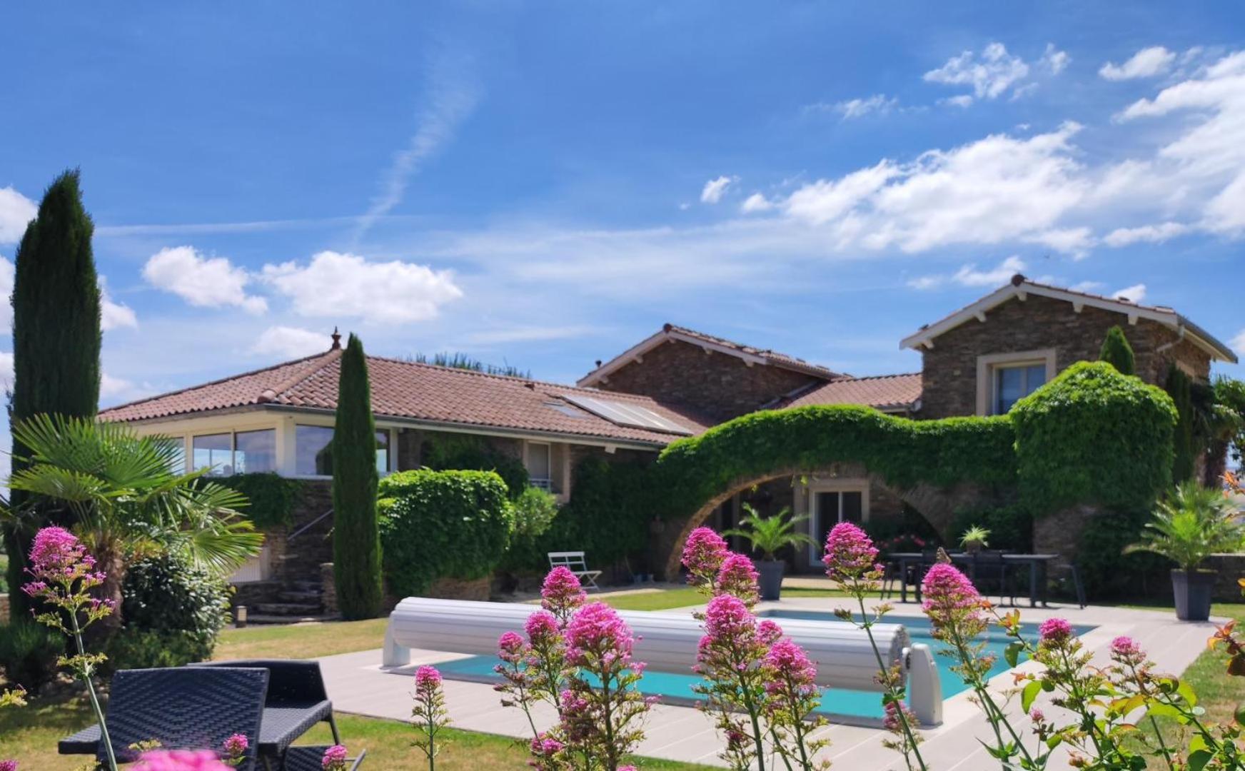 לינה וארוחת בוקר Saint-Joseph  Relais De Navon מראה חיצוני תמונה